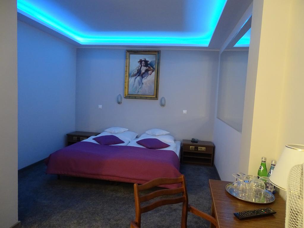 Motel 2000 Stęszew 外观 照片