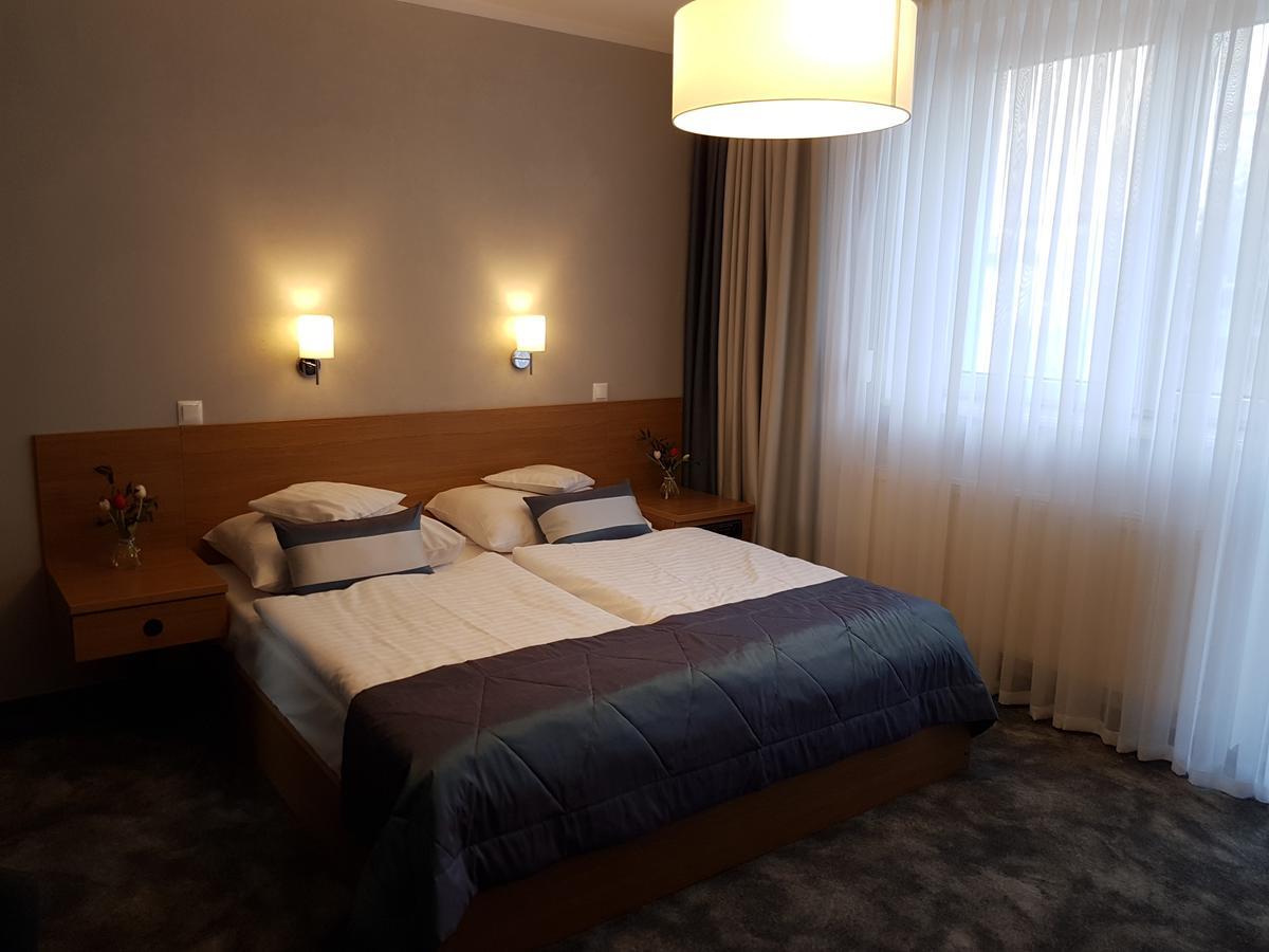 Motel 2000 Stęszew 外观 照片