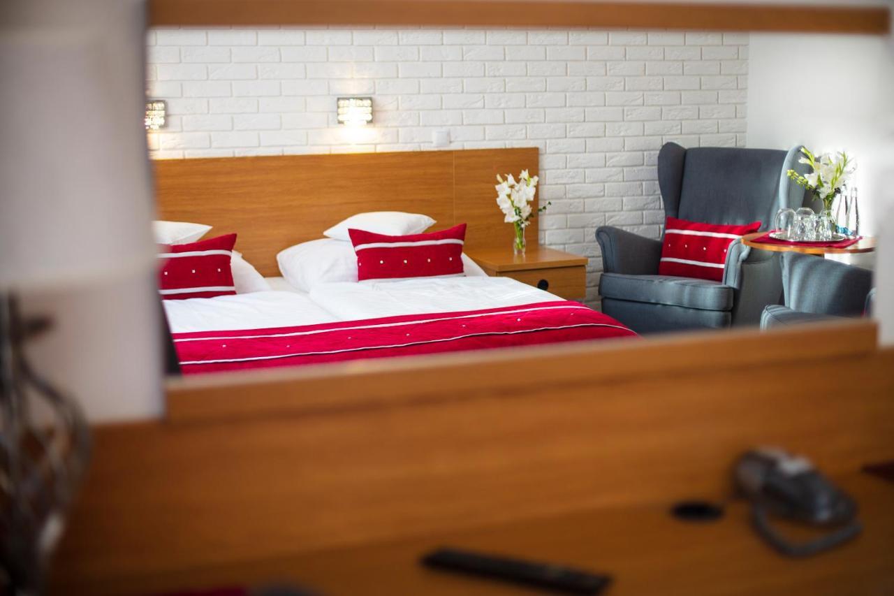 Motel 2000 Stęszew 外观 照片