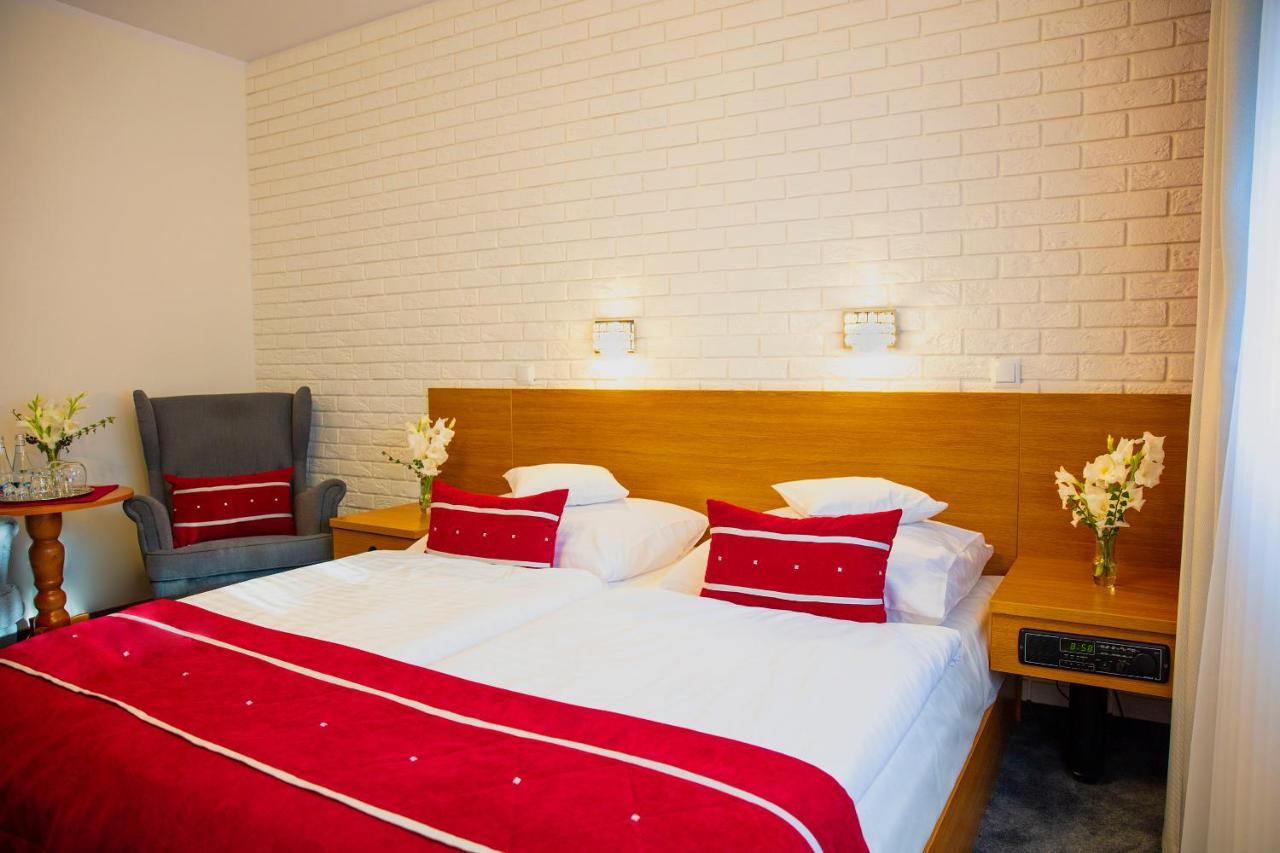 Motel 2000 Stęszew 外观 照片