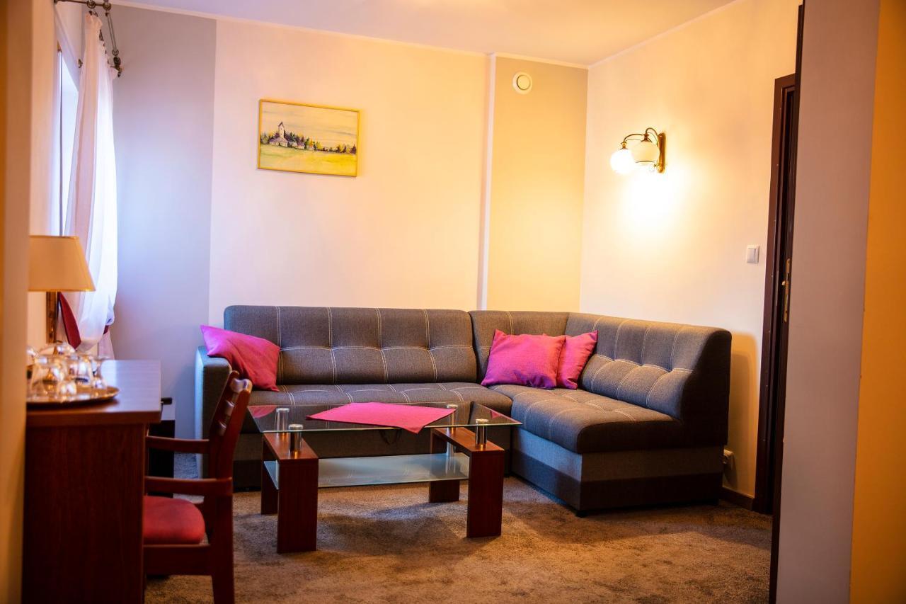 Motel 2000 Stęszew 外观 照片